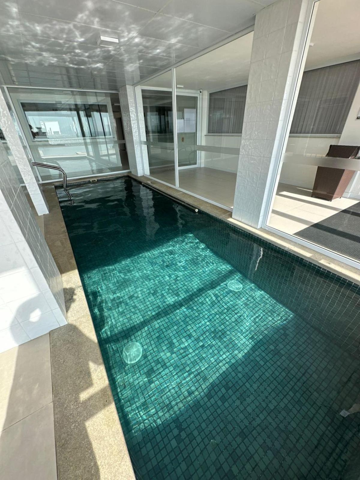Ingleses Apartamento *